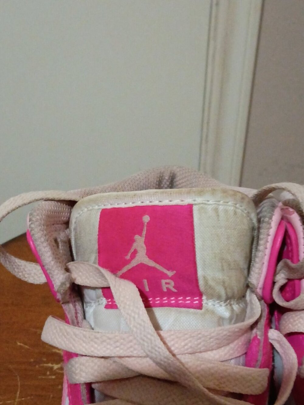 Nike Air Jordan 1 Mid Shoes Youth Kids Size 4Y Fierce Pink  Barbie FD8780-116 - Picture 6 of 13